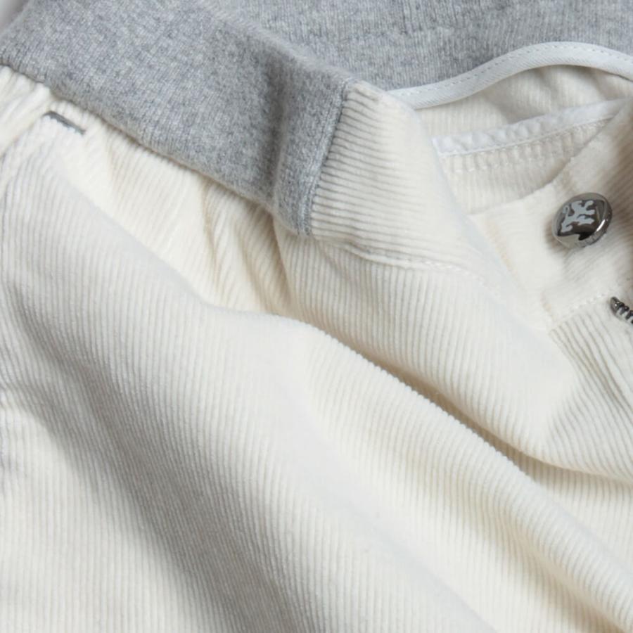 ZILLI ジリー のウエストがゴムになった細いうねのコーデュロイパンツ(色は白、素材はコットンカシミヤ)の画像